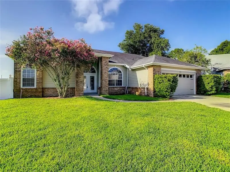 Windshield Replacement Cost in Pine Hills